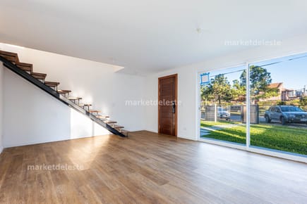 CASA A ESTENAR EN ZONA COLEGIOS