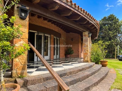 CASA EN VENTA - PLAYA MANSA