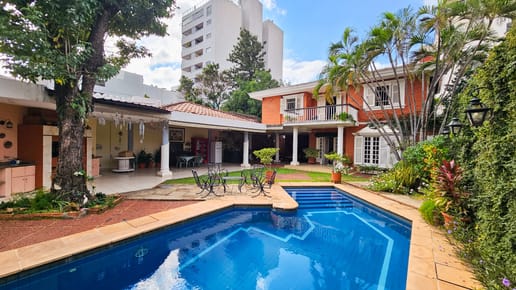 VENDO CASA EN BARRIO JARA