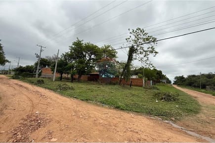 VENDO TERRENO EN LIMPIO PIQUETE CUE PEÑON