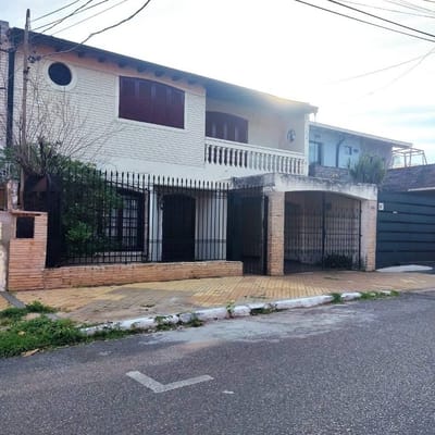 Casa en buen estado a la venta en Sajonia  ¡Oportunidad en Barrio Sajonia! 