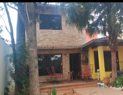 VENDO CASA DE DOS PISOS EN LIMPIO - AMPLIA Y CONFORTABLE