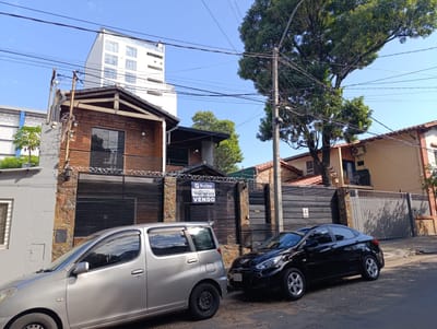 Vendo casa en Bo. Pettirossi Asunción