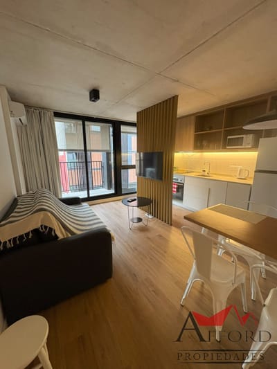 Apartamento en venta, de 1 dormitorio, en Centro de Montevideo. Incluye garaje