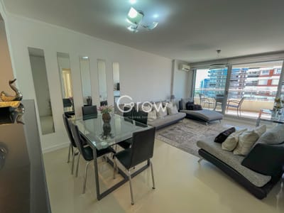 Exclusivo apartamento en alquiler de verano en Forest Tower II