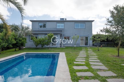 Casa de 3 Dormitorios en Venta - Punta Del Este - Jardínes de Cordoba