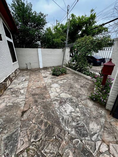 RESIDENCIA EN VENTA – LAMBARÉ