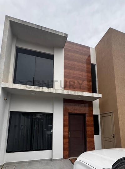 VENDO CASA EN LUQUE BARRIO LAURELTY