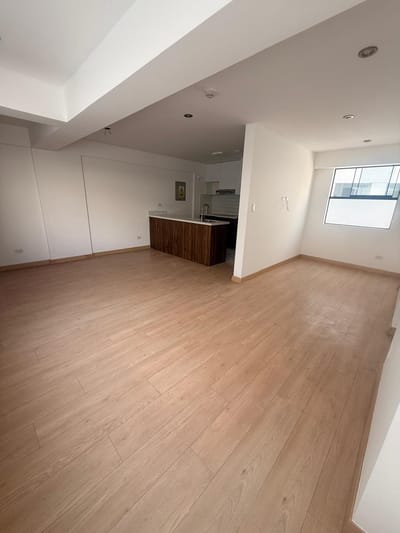 Departamento En Venta Frente A Parque – Surco | 2d + Estudio + Cochera
