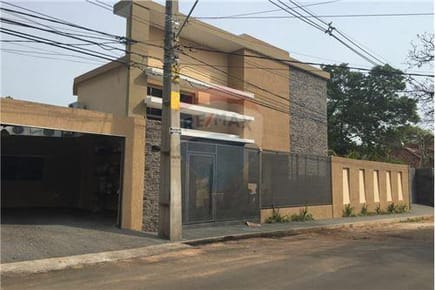 Casa de 6 habitaciones en Asunción Barrio Mburicao 