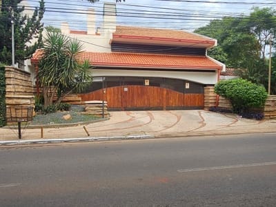 RESIDENCIA  - IDEAL PARA DIPOMATICOS, ESTUDIOS, CONSULTORIOS, OFICINAS
