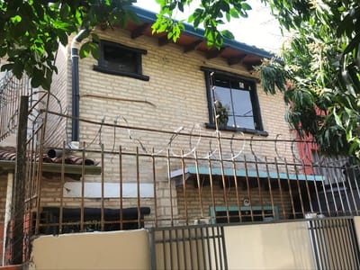 OFERTA (Gs.215.000.000) DUPLEX A REFACCIONAR EN M.ROQUE ALONSO