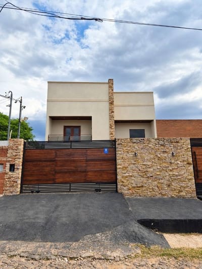Vendo Casa en Fernando de la Mora zona norte