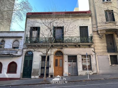 Venta Casa más local comercial  en el centro con apartamentos y locales comerciales