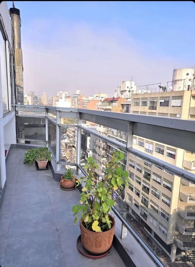 ALQUILER | Apartamento  AMOBLADO 2 Dormitorios  2 baños 1 Cochera en Pocitos con Balcón Espacioso