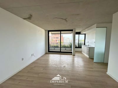 Apartamento de tres dormitorios y dos baños en Aguada