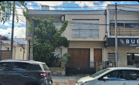 Alquiler de casa de 4 dormitorios , dos baños y garaje en Buceo