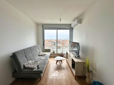 VENTA apartamento 1 dormitorio  con Garaje y balcón Tres Cruces Montevideo
