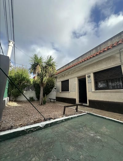 VENTA | Casa y Apartamento en Buceo con Jardín Amplio