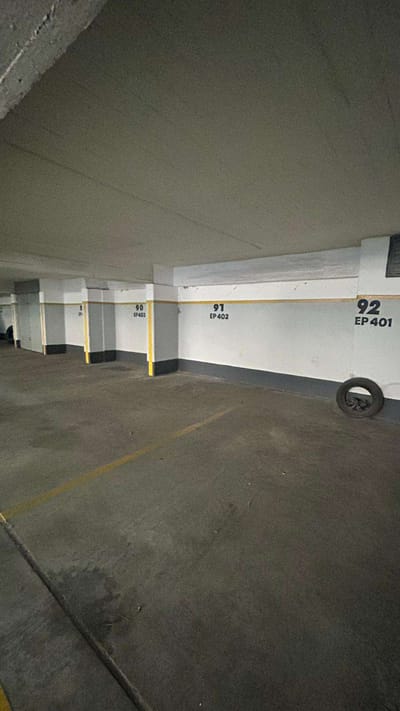 Venta  5 Cocheras en Ciudad Vieja, Torre Cabildo