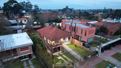 Venta de casa 3 dormitorios y 3 baños en Carrasco