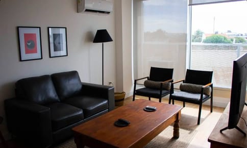 Alquiler apartamento amueblado 2 dormitorios con balcón