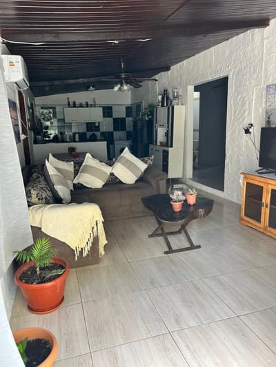 Venta Casa + Cabaña a Metros de la Playa Costa Azul Rocha
