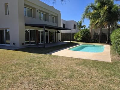 Alquiler Casa 5 Dormitorios Barrio Privado Los Olivos