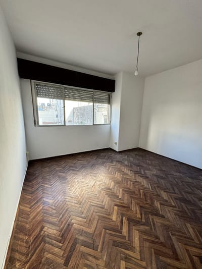 Venta monoambiente con cocina definida, Centro