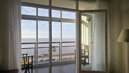 Alquiler Apartamento 1 dormitório Centro vista al mar