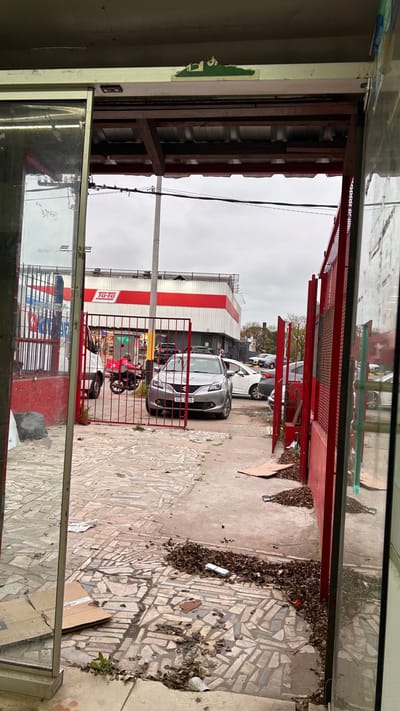 Alquiler Local comercial 60 m² sobre Camino Carrasco.