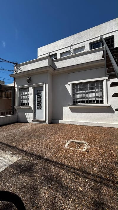 Alquiler Casa 3 Dormitorios 120 m²  La Blanqueada