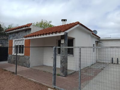 Alquiler Casa 2 dormitorios 100 m² Barrio Parque Rivera