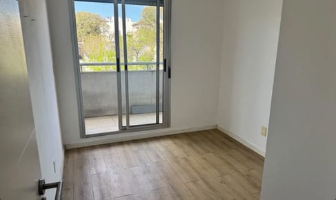 Alquiler apartamento 1 dormitorio con garage en Tres Cruces