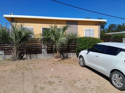 Vendo Casa en ph al frente 3 dormitorios 2 baños Piriápolis