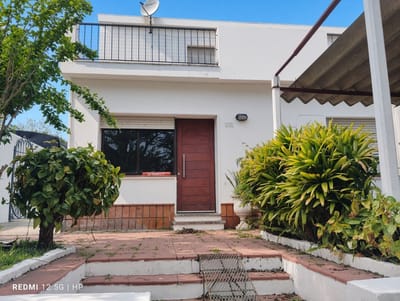 Venta de Casa con Apartamento y Local Comercial.