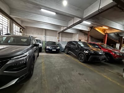Se vende llave de negocio Parking