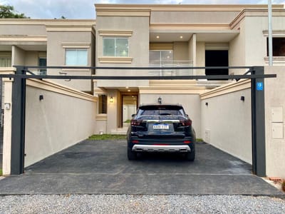 VENDO DUPLEX A ESTRENAR EN LA ZONA DEL YACHT