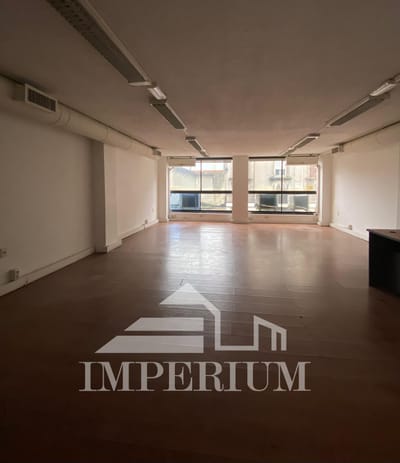 Venta amplia oficina en Ciudad Vieja