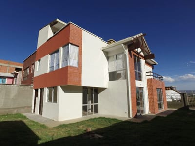 Casa a estrenar en tiquipaya