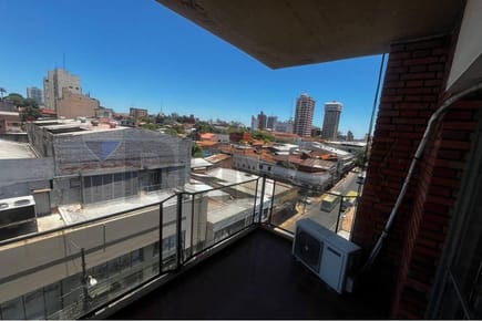 VENDO AMPLIO DEPARTAMENTO EN EL CENTRO DE ASUNCION