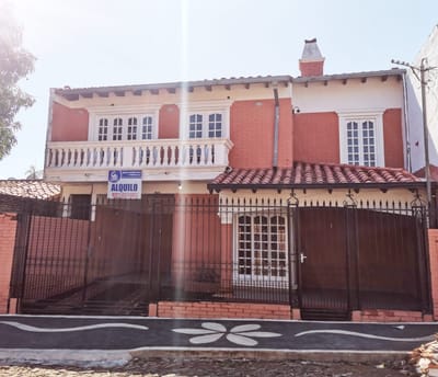 CASA EN SAN LORENZO 