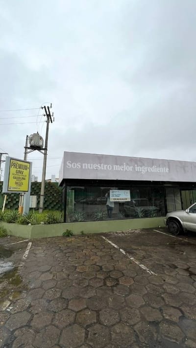 Amplio local comercial en alquiler 