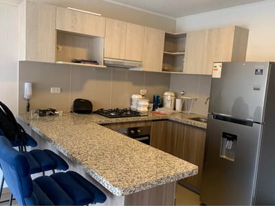 Moderno depa 3 dormitorios/ Semi amoblado/ 74 m2