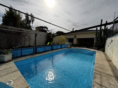 Oficina Sosa - Bernanrdo Suviela y Mazangano gran metraje de terreno y edificado Casa con barboca y piscina entrada lateral para varios autos