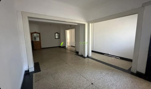 Oficina Sosa -  Sobre Agraciada y Buschental 233mts2 edificados. Dos entradas por Agraciada y por Felix Olmedo. 4 dormitorios y 2 baños. Ideal empresa