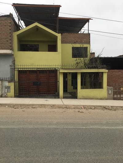 CASA EN AVENIDA