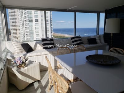 Excelente apartamento en primera linea de la brava con vista al mar!