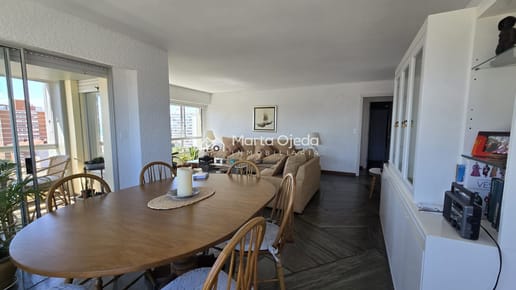Apartamento en venta de 3 dormitorios, vista playa mansa y brava