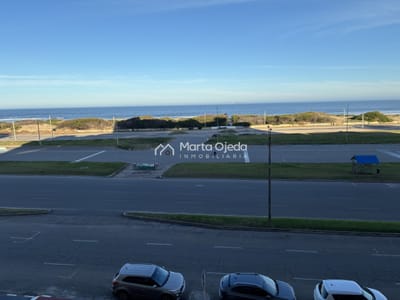 NUEVO INGRESO . Playa Brava , frente al mar